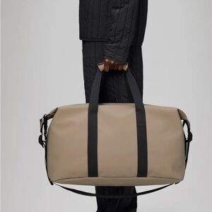 Rains Hilo Weekend Beige Duffel Bag NWT Waterproof
